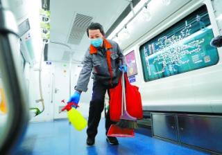 北京地铁站每天22小时“送新风”  折返作业3分多钟忙消毒